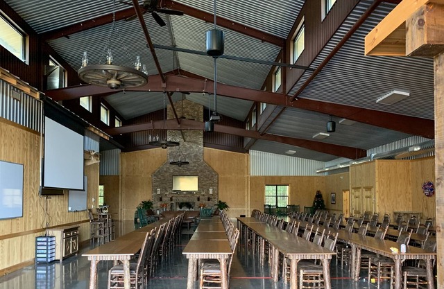 Corporate Retreat bietet Platz für 68 Personen auf 61 Hektar mit Teich und Wanderwegen