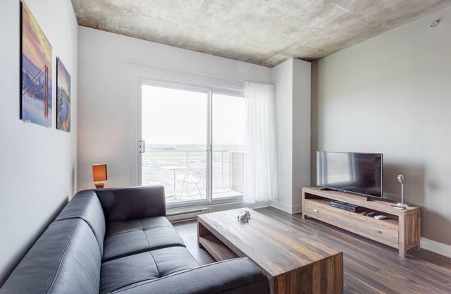 Corporate Stays | Lumeo | Modern and bright 2BR