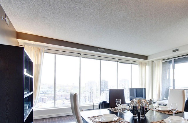Corporate Stays - Spacious 2BR with Modern Amenities