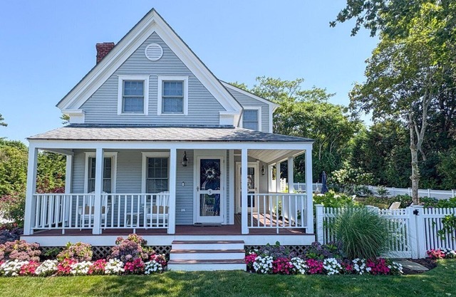 Corporation Beach Classic: 104-D Charming Renovated Home in the Heart of Dennis – Walk to Beach!