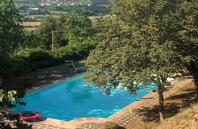 besuchen Neapel und seine Umgebung in der schönen Villa mit Pool bleiben