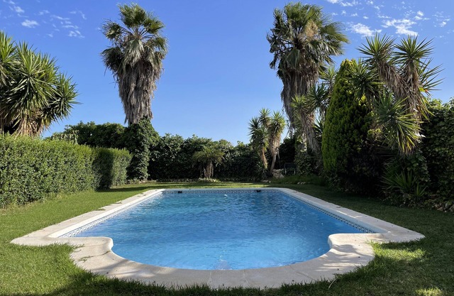 CORTIJO 200 M LAND 3000 M, LARGE SWIMMING POOL, BARBECUE AND FIREPLACE
