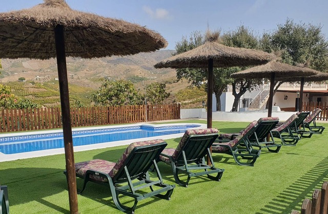 CORTIJO CARMEN (BEAUTIFUL RURAL HOUSE)