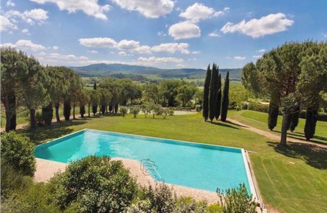 Cortile del Pozzo ist ein schönes Familienhaus für 8 Personen mit privatem Garten.