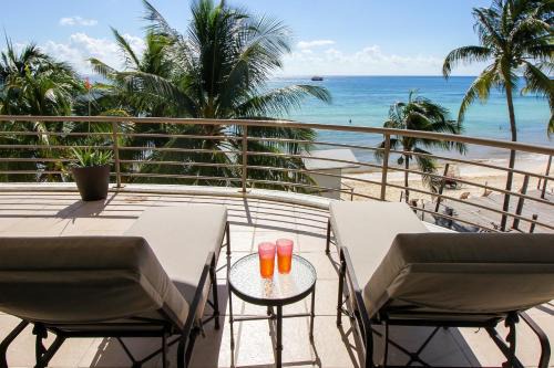 Corto Maltes 205 Ocean Front 2 bdrs Apt