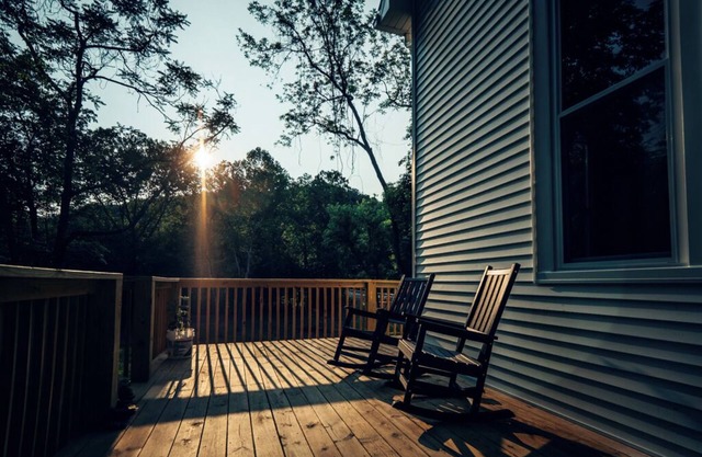 Corton Lodge on the Elk River - Riverview Suite