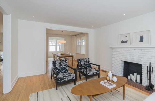 Corydon Village+Rich 3 Bdr+Parking (890)