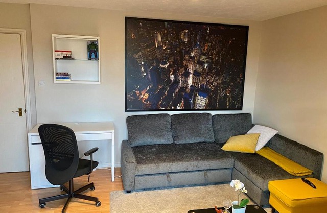Cosey 1-bedroom condo