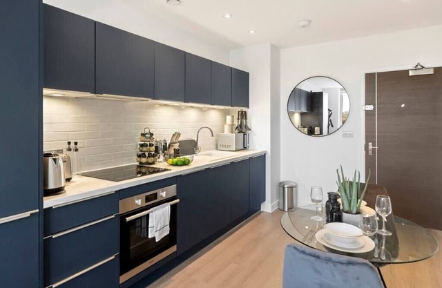 Cosmopolitan Living: Upscale 1BR Gem in Beckenham