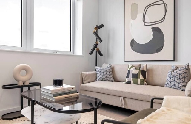 Cosmopolitan Living: Upscale 1BR Gem in Beckenham