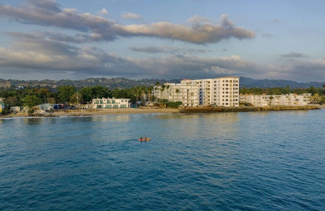 Costa Corcega 1F- Puerta del Sol Beachfront Escape