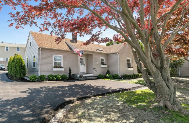 Costal Cottage Retreat minutes from Newport, RI