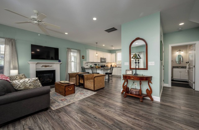 NEW RENTAL!! June and July available, heated pools, close beaches & Kennebunk