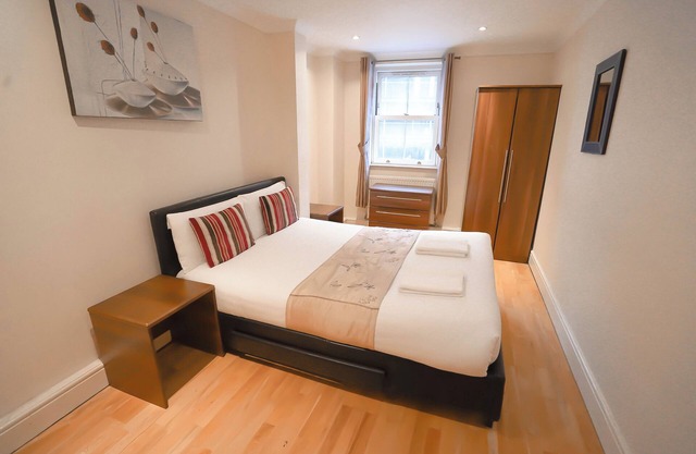 Cosy 2-Bed 2 Bathroom Apartment in London