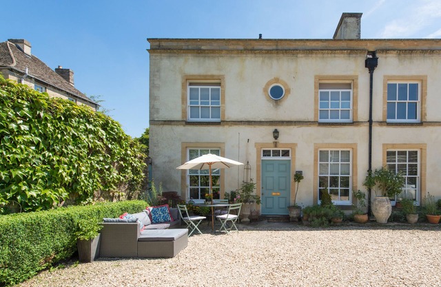 Cosy 2/3 Bed Mews Haus (1) In Zentral Cirencester in den Cotswolds, England