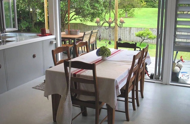 Cosy 3BR Home Near Town, with Modern Amenities