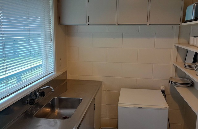Cosy 4 Bunk Cabin, Mountain Views, Pet Friendly.