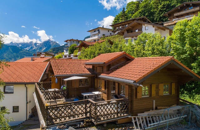 Gemütliche Almhütte mit Aussicht und Terrasse