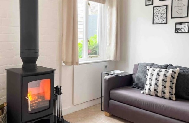 Cosy Annex sleeps 2 near Gretna, M6 Jct 45 / A75