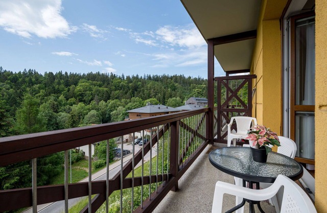 Gemütliche Wohnung für 4 Personen mit W-LAN, TV, Balkon und Parkplatz