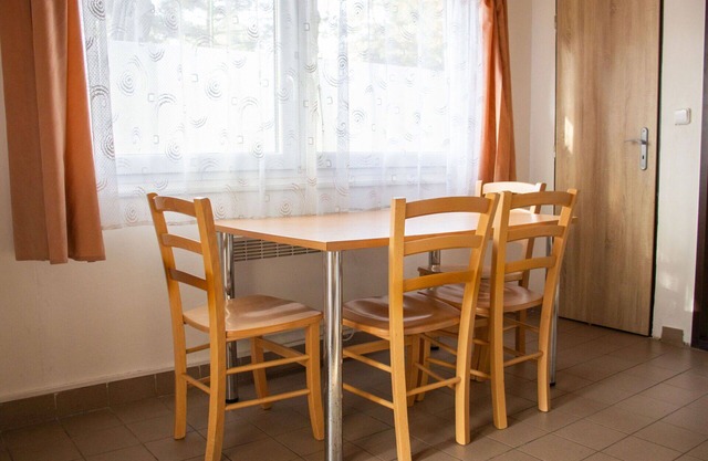 Herrliche Wohnung in einem Ferienhaus mit W-LAN, TV, Innenhof, Haustiere erlaubt und Parkplatz