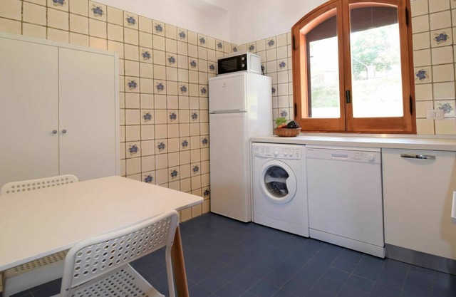 Schöne Wohnung für 3 Leute mit W-LAN, TV, Haustiere erlaubt und Parkplatz