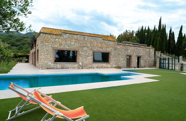 Gemütliche Wohnung mit Klimaanlage, Pool, W-LAN, TV, Balkon, Haustiere erlaubt und Parkplatz