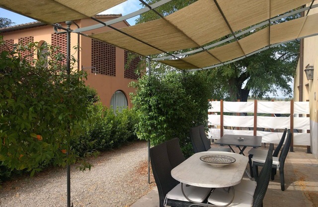 Wohnung in einem Ferienhaus mit Pool, W-LAN, Panoramablick, Parkplatz, bei San Gimignano