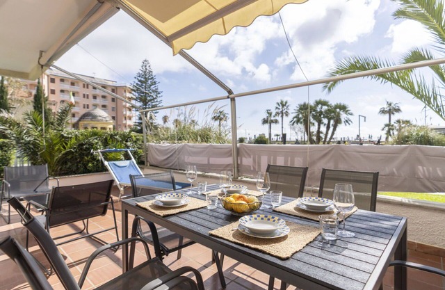 Schöne Wohnung für 7 Gäste mit W-LAN, TV, Terrasse, Haustiere erlaubt und Parkplatz