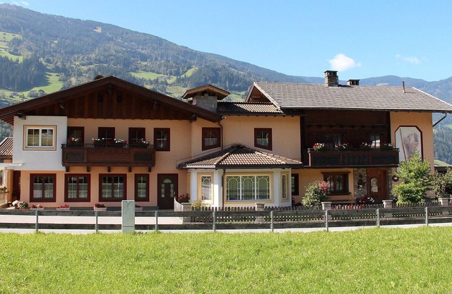Herrliche Wohnung für 7 Gäste mit W-LAN, TV, Balkon und Parkplatz