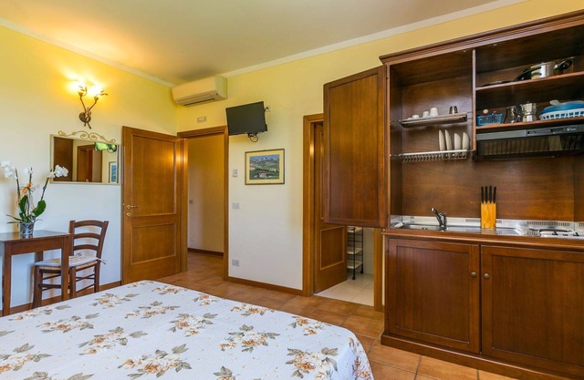Gemütliche Wohnung für 2 Leute mit Pool, Klimaanlage, W-LAN, TV, Haustiere erlaubt und Parkplatz
