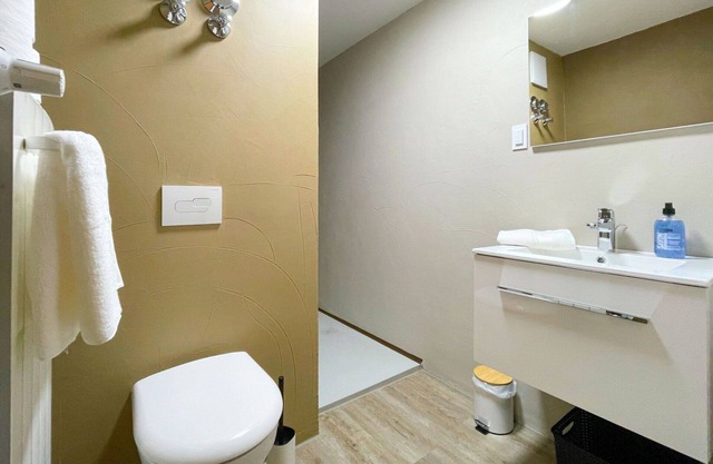Gemütliche Wohnung für 2 Gäste mit W-LAN, TV, Haustiere erlaubt und Parkplatz