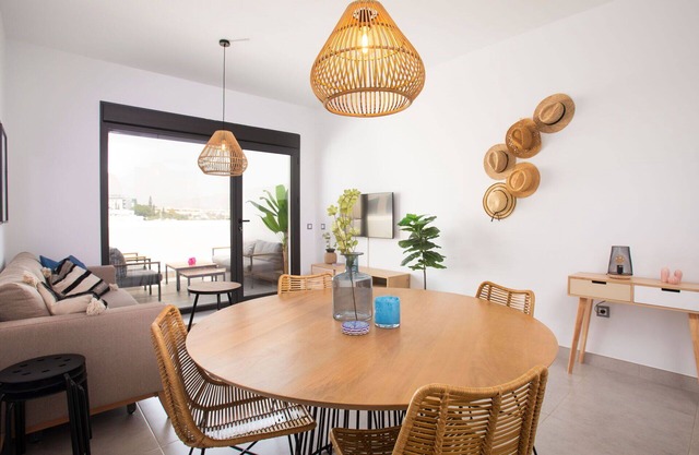 Herrliche Wohnung für 4 Leute mit Klimaanlage, Pool, W-LAN, Terrasse und Parkplatz