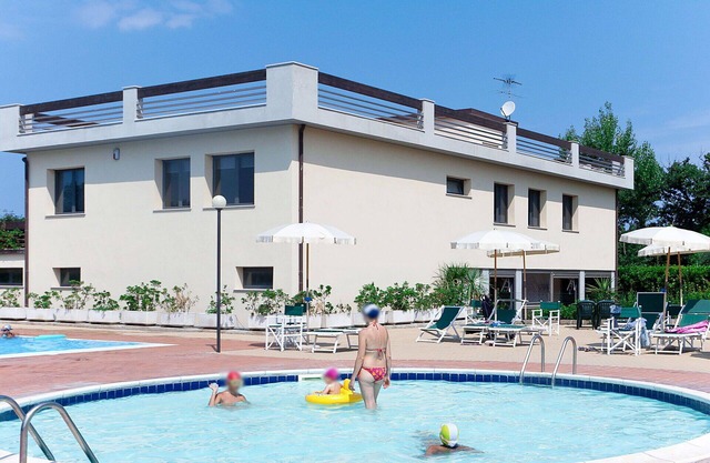 Herrliche Wohnung mit Pool, W-LAN, Klimaanlage, TV, Terrasse, Haustiere erlaubt und Parkplatz