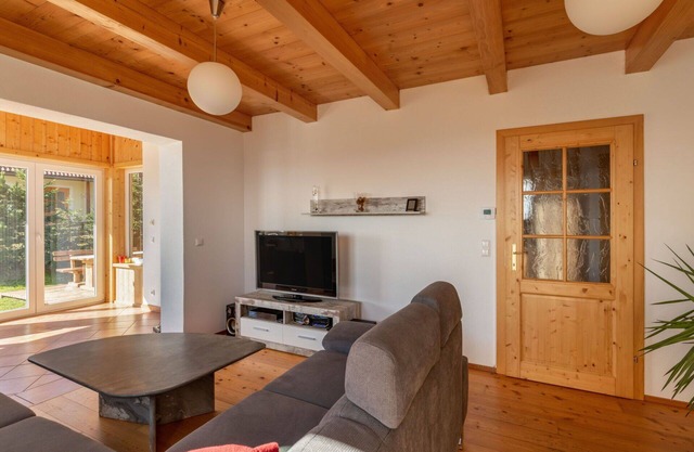 Schöne Wohnung für 10 Personen mit W-LAN, TV, Innenhof und Parkplatz