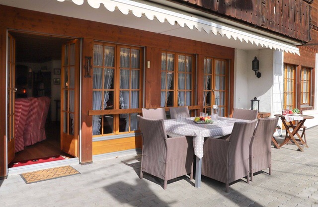 Schöne Wohnung für 12 Personen mit W-LAN, TV, Terrasse und Parkplatz