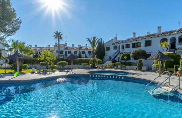 Cosy apartment for 3 people with A/C, WIFI, pool, TV, terrace and parking