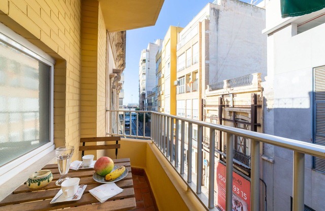Cosy apartment for 4 guests with A/C, WIFI, TV and balcony