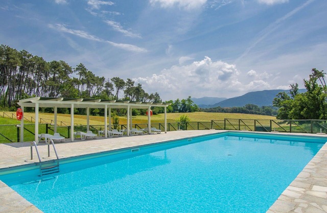 Schöne Wohnung mit Klimaanlage, Pool, TV, Innenhof, Haustiere erlaubt, Panoramablick, Parkplatz