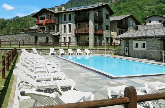 Herrliche Wohnung für 4 Gäste mit Pool, W-LAN, TV, Balkon und Parkplatz