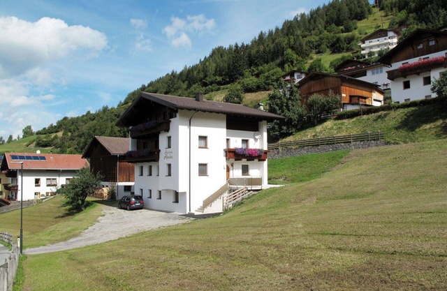 Schöne Wohnung für 4 Gäste mit W-LAN, TV, Balkon und Parkplatz