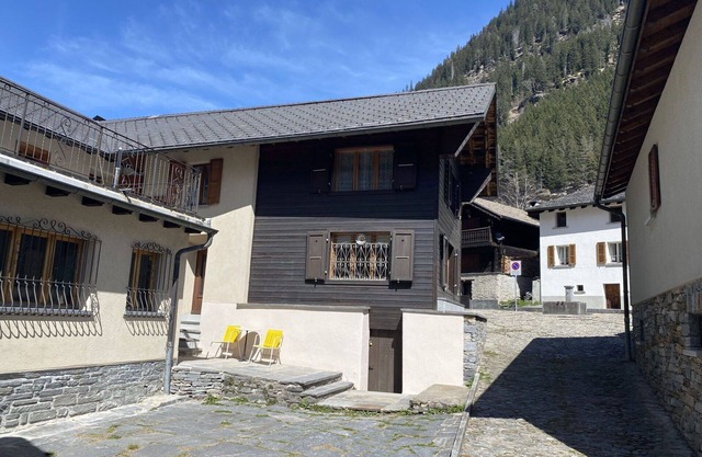 Schöne Wohnung für 4 Gäste mit W-LAN, TV, Innenhof und Parkplatz