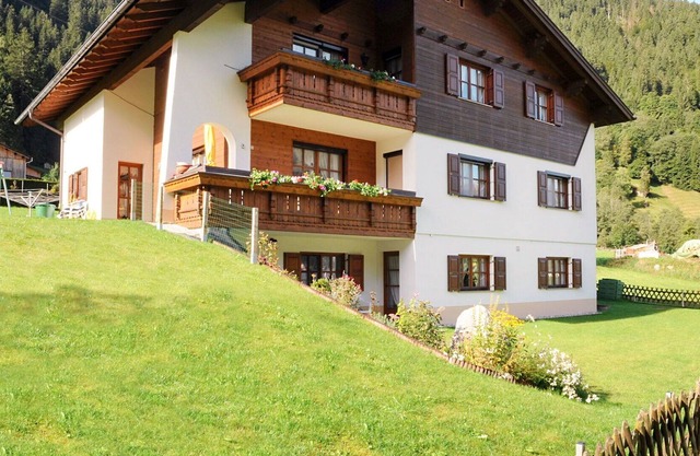 Angenehme Wohnung für 5 Gäste mit W-LAN, TV, Balkon, Haustiere erlaubt und Parkplatz