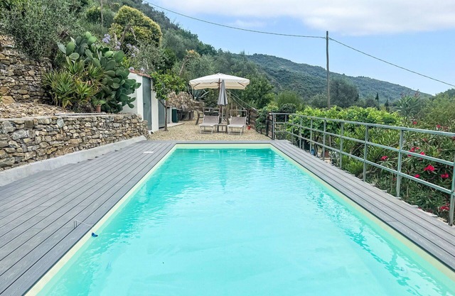 Gemütliche Wohnung für 5 Leute mit Pool, W-LAN, TV, Innenhof, Haustiere erlaubt und Parkplatz