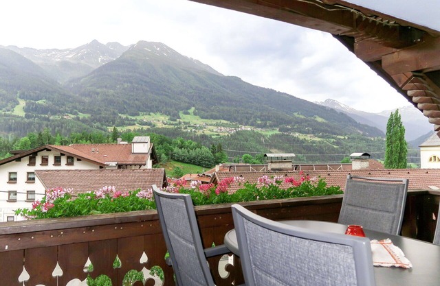 Schöne Wohnung für 5 Leute mit W-LAN, TV, Balkon und Parkplatz