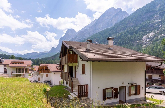 Schöne Wohnung für 6 Gäste mit W-LAN, TV, Innenhof, Haustiere erlaubt und Parkplatz