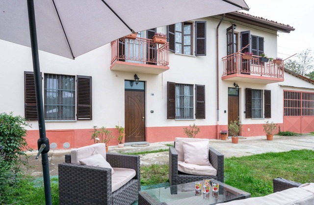 Angenehme Wohnung für 6 Gäste mit W-LAN, Innenhof, Haustiere erlaubt, Panoramablick und Parkplatz