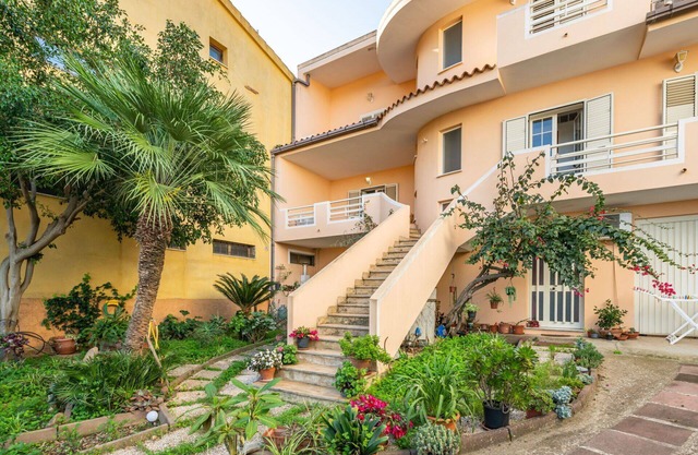 Schöne Wohnung für 6 Gäste mit Klimaanlage, TV, Balkon, Panoramablick und Parkplatz