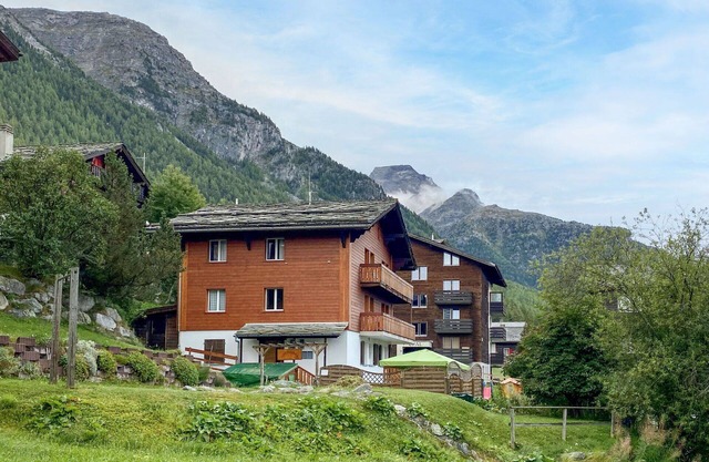Herrliche Wohnung für 6 Leute mit W-LAN, TV, Balkon, Panoramablick und Parkplatz