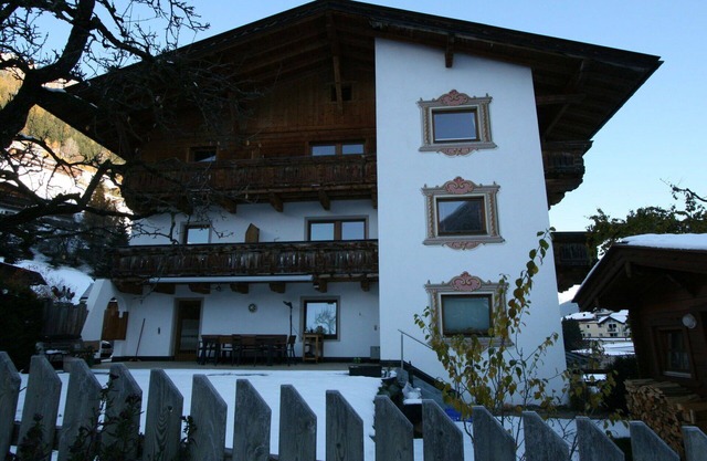 Schöne Wohnung für 7 Personen mit W-LAN, TV, Balkon und Parkplatz